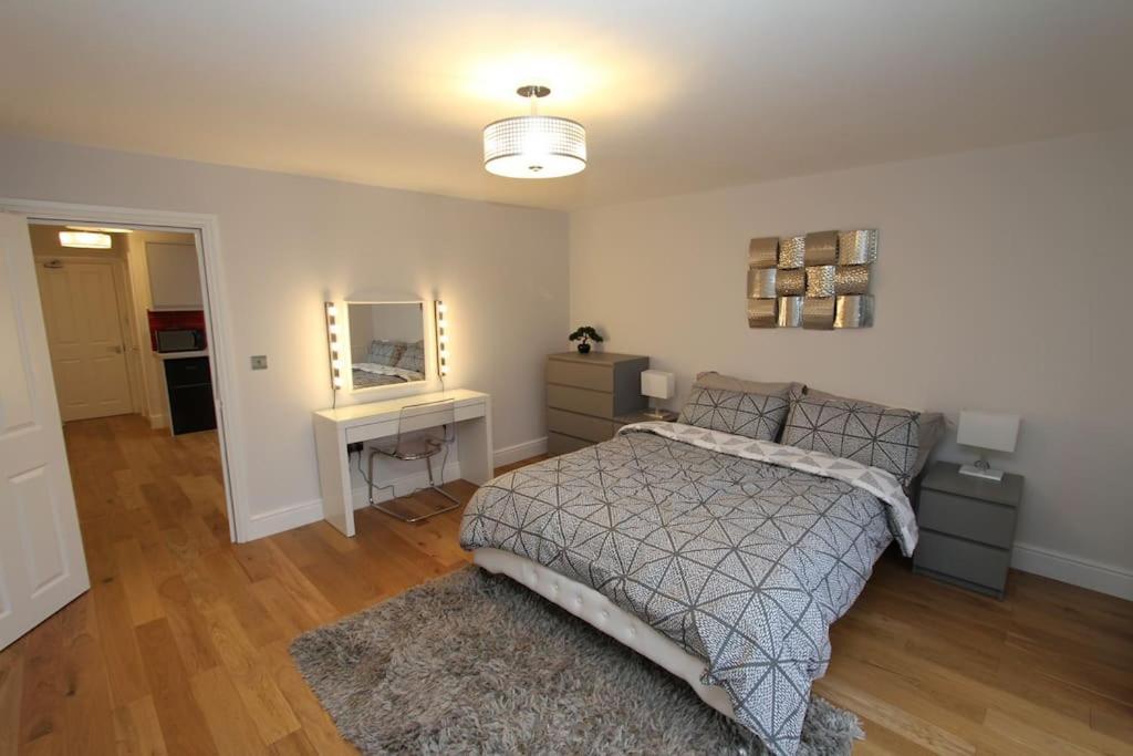 Lovely One Bed Apartment-Near All Transport-Village-Freeparking لندن المظهر الخارجي الصورة